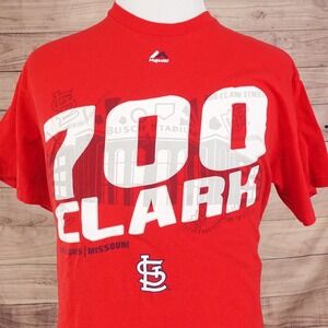 ST LOUIS CARDINALS 700 CLARK ST BUSCH STADIUM MAJESTIC RED T-SHIRT SIZE L **READ